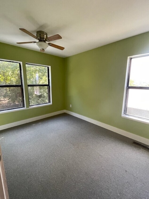 Foto del edificio - 484 S Mashburn Ave