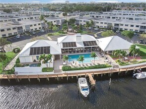 Building Photo - 110 Cypress Club Dr