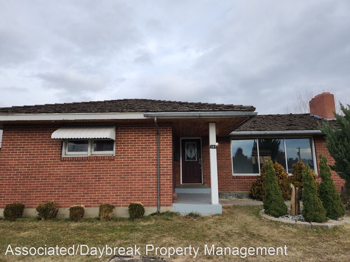 Primary Photo - 3 br, 2.5 bath House - 107 N. 40th Ave