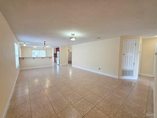 Building Photo - 1028 Antigua Cir