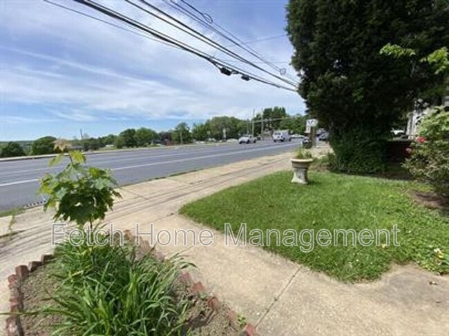 Foto del edificio - 911 E King St