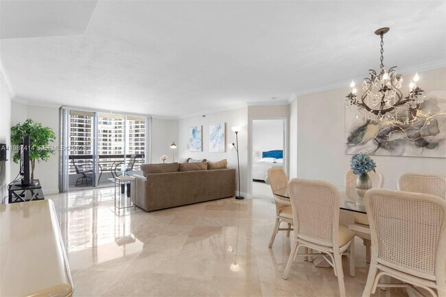 Foto del edificio - 3600 Mystic Pointe Dr