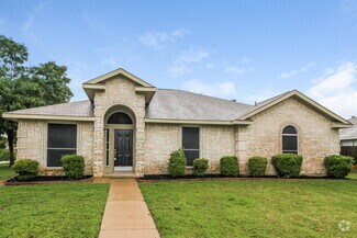 Building Photo - 2717 Pioneer Ln