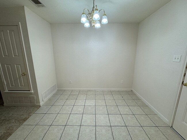 Foto del edificio - 311 Cedar Ridge Dr