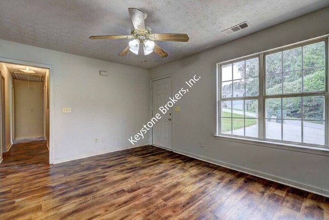 Photo - 8201 Spillers Dr SW House