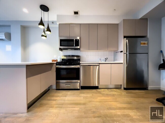 Building Photo - Bushwick Avenue / Spacious Penthouse 2-Bed...