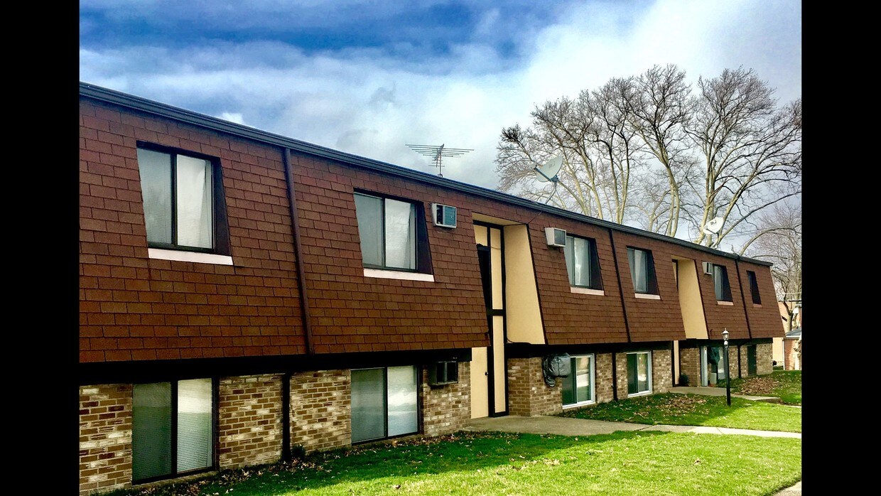 Headley Apartments - 1560 20th St