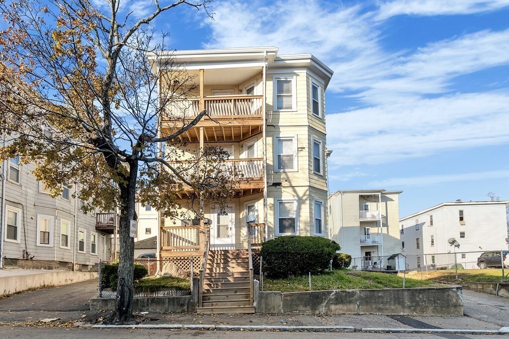 Primary Photo - 19 Farrington St