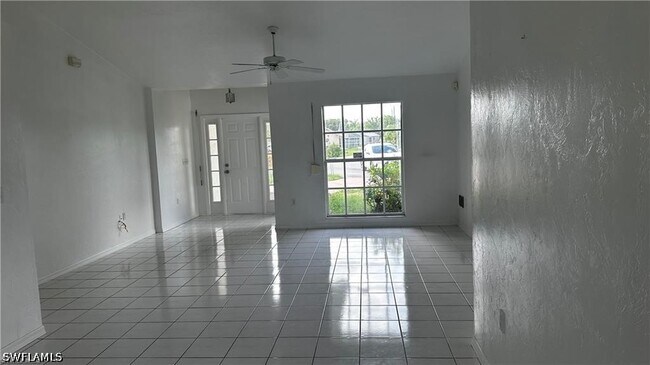 Building Photo - 701 Arianne Ct