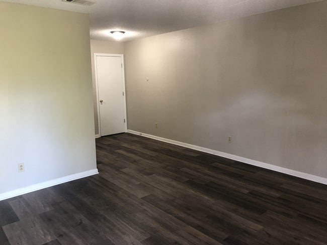 Building Photo - 3825 W Markham St
