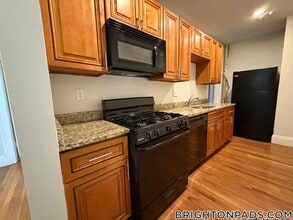 Building Photo - 288 Chestnut Hill Ave