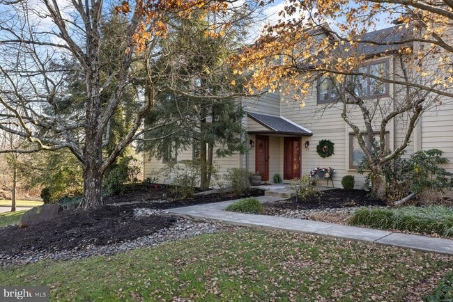 Building Photo - 64 Parchment Dr