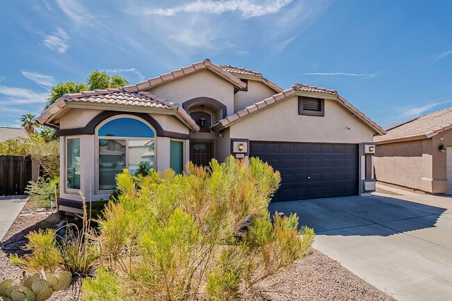 Building Photo - 4 bed, 2 bath home in Peoria
