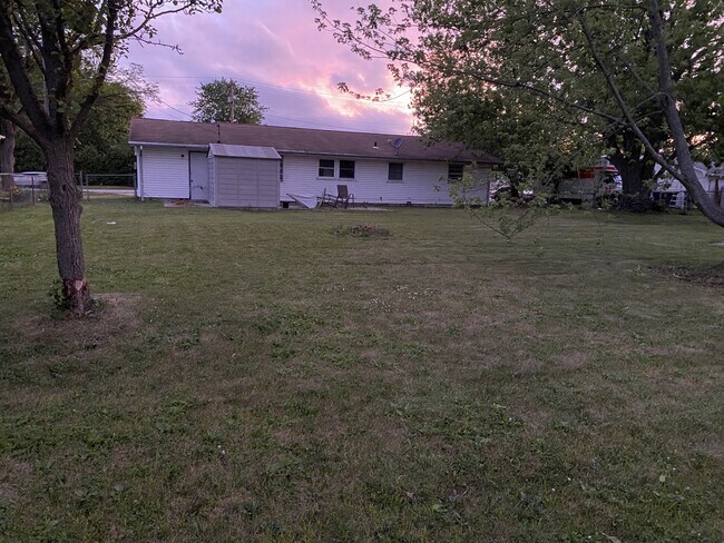 Foto del edificio - 3914 Maplecrest Rd