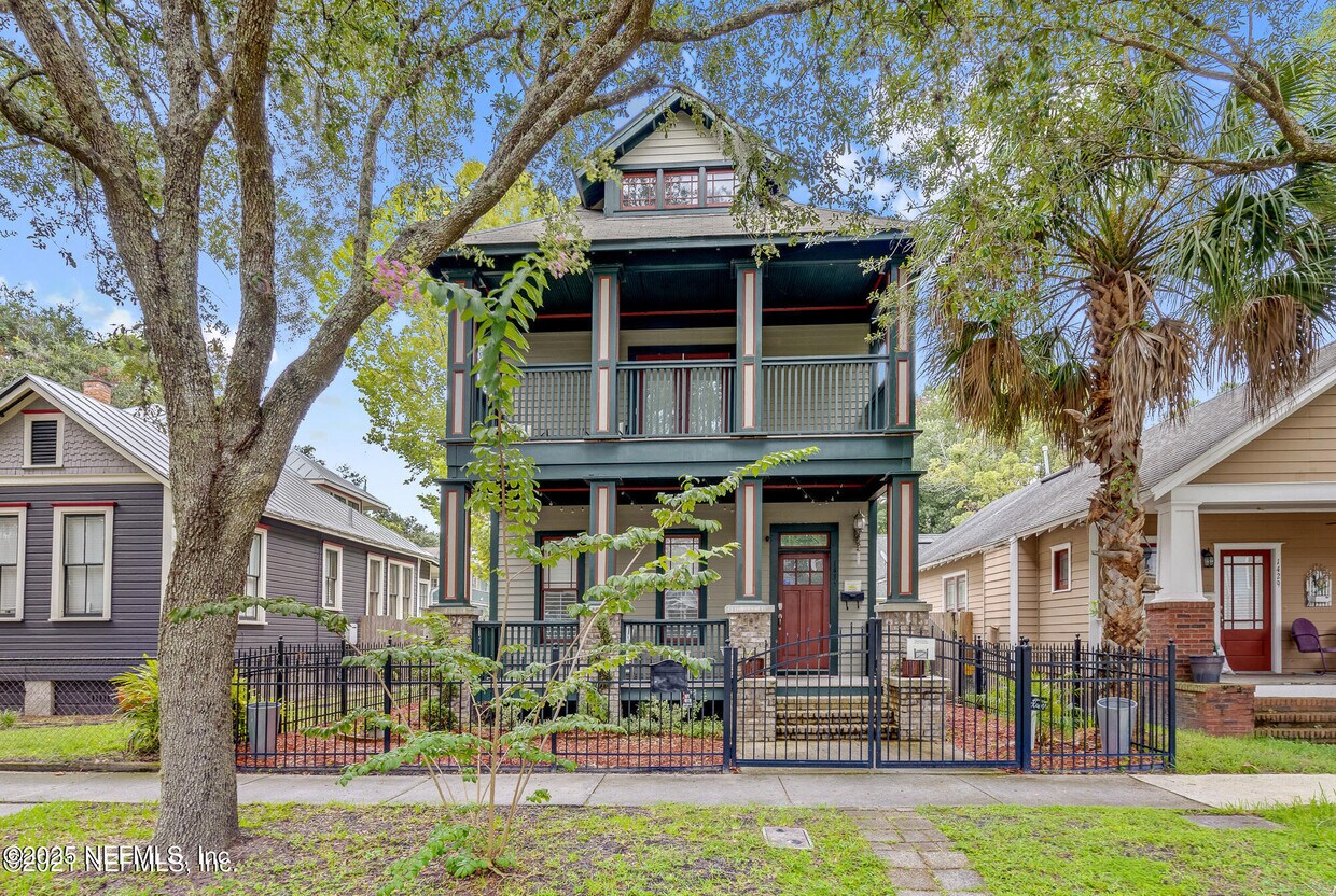 Primary Photo - 1435 N Liberty St