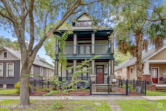 Building Photo - 1435 N Liberty St