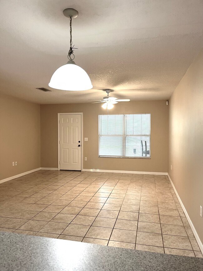 Building Photo - 2306 SW 42nd Dr