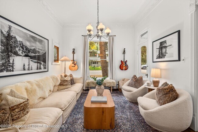 Foto del edificio - 406 W Smuggler St