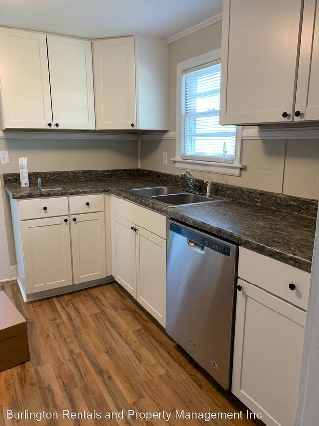 Building Photo - 2 br, 1 bath House - 908 S. Graham Hopedal...