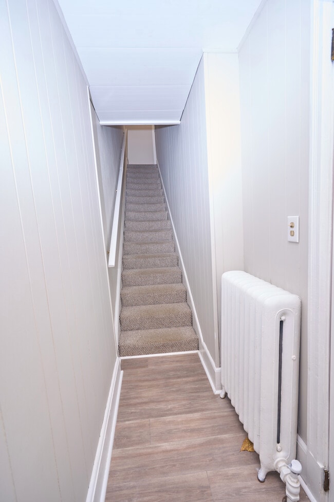 Stairs at entrance - 2398 Canby St