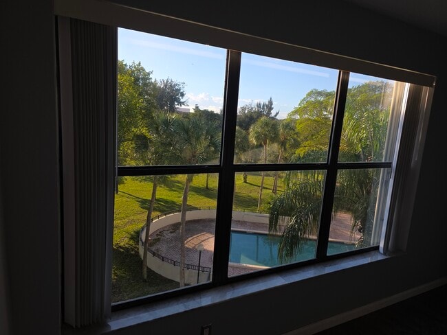 Foto del edificio - 2312 S Cypress Bend Dr