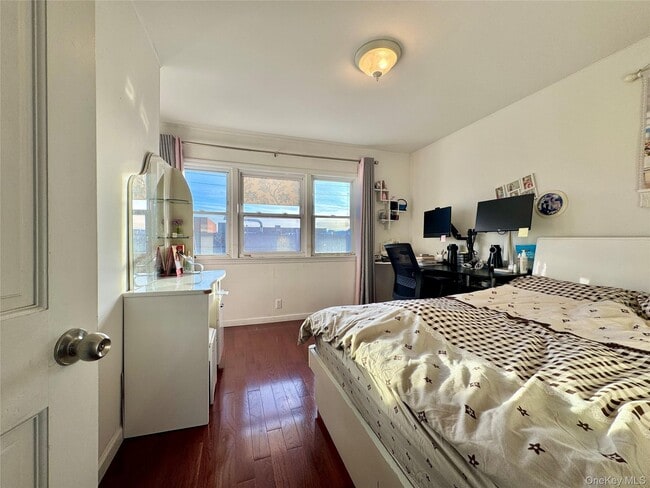 Foto del edificio - 120-13 28th Ave