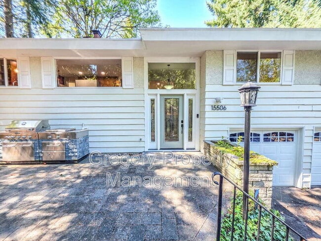 Building Photo - 15506 Juanita Dr NE