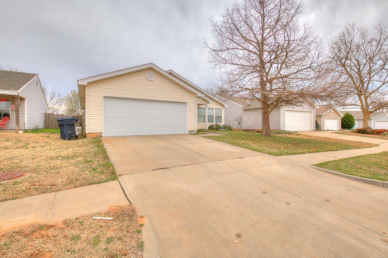 Foto principal - 913 SW 153rd St