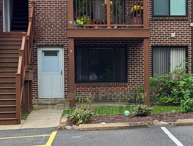 Building Photo - 5200 Hilltop Dr