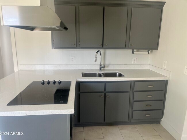 Building Photo - 3032 N 34th St