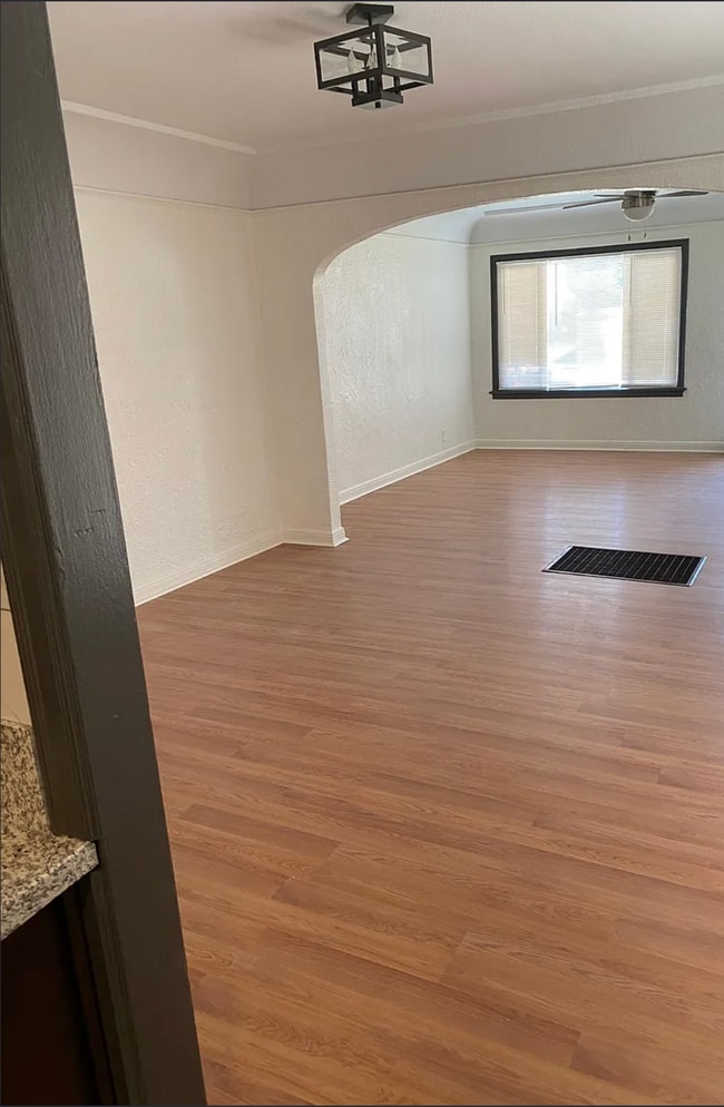 Building Photo - 2634 S Redondo Blvd