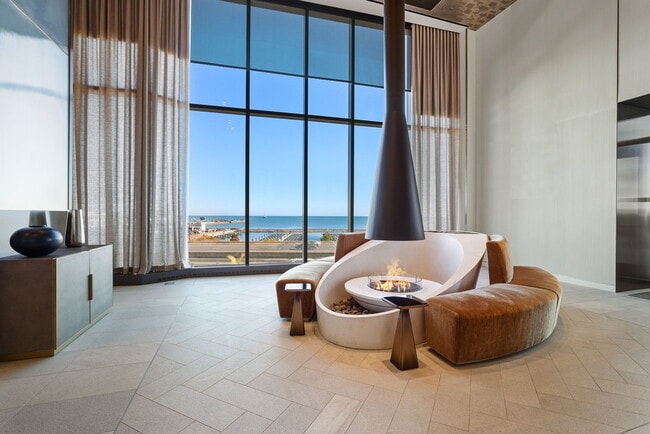 Foto del edificio - 211 N Harbor Dr