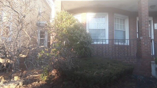 Building Photo - 122 Marsellus Pl