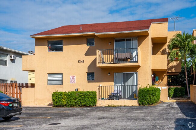 1229-1241 NW 6th St Miami, FL 33125 - 1229-1241 NW 6th St