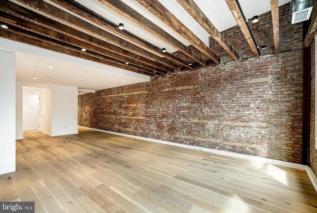 Building Photo - 3025 M St NW