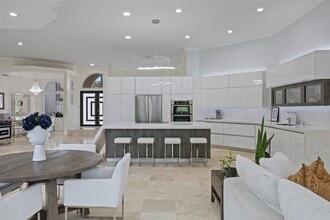 Building Photo - 2534 Golf View Dr