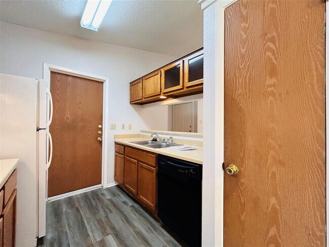 Foto del edificio - 416 Greenlawn Blvd