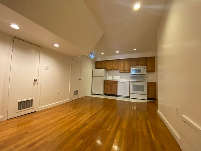 Building Photo - 23 Snow Hill St