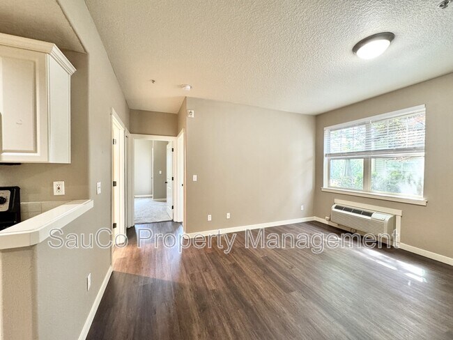 Foto del edificio - 616 NE Adwick Dr