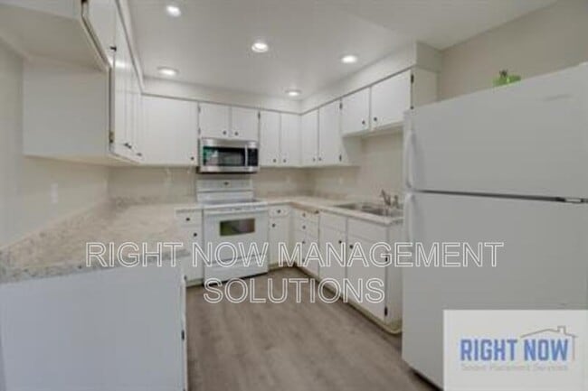 Building Photo - 2708 S Kerr St