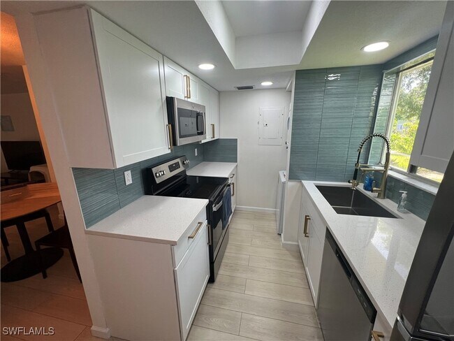 Building Photo - 5839 Vancouver Cir