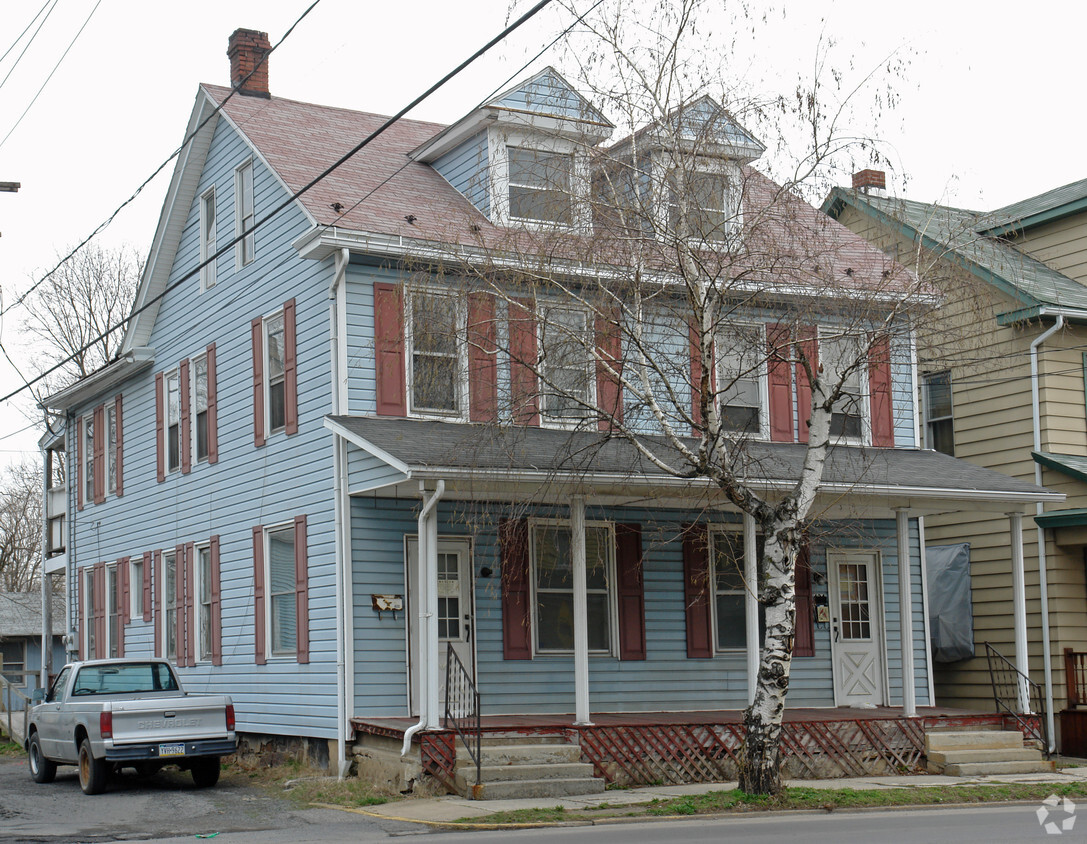 Building Photo - 422-424 Reagan St