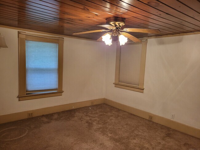 Building Photo - 158 Hillside Ave