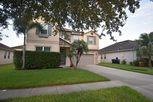 Foto del edificio - 4 Bed/3.5 Bath, Pool and Waterfront home, ...