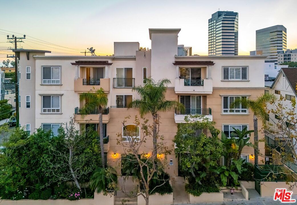 Foto principal - 1257 Brockton Ave