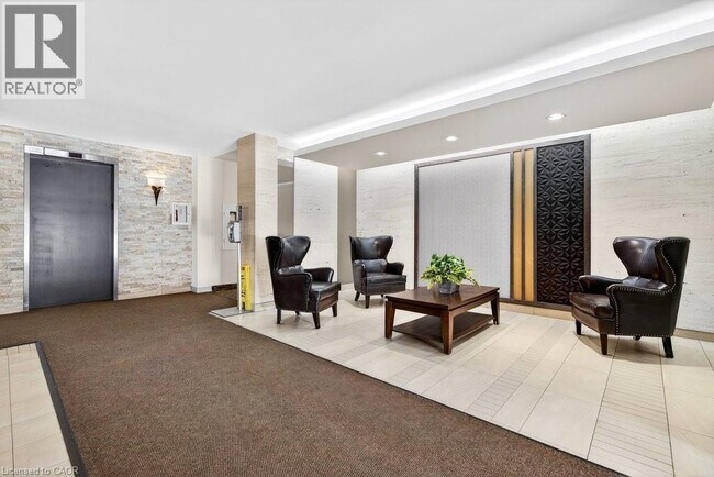 Photo du bâtiment - 1425 Ghent Ave