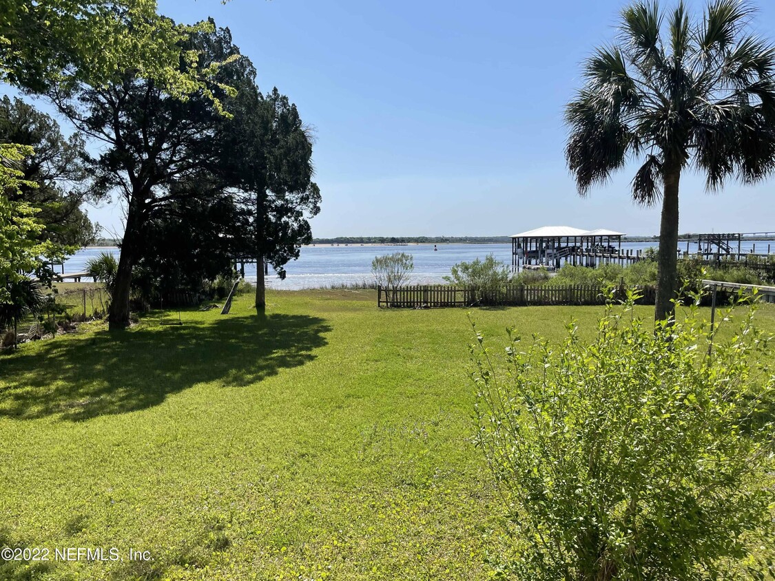 Primary Photo - 9140 Heckscher Dr