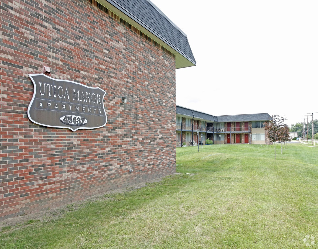 Utica Manor Apartments in Utica, MI