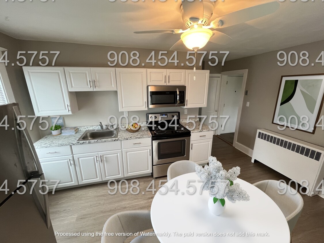 kitchen - 720 Sigsbee Ave