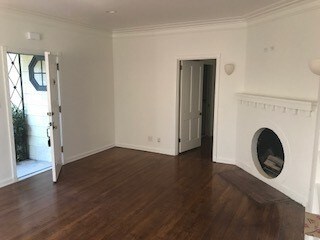 Foto del edificio - 132 S Roxbury Dr